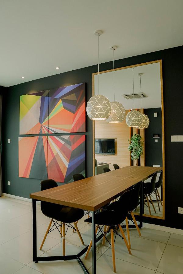 Jb Urban Suites By Cal Apartment